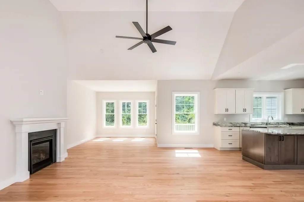 32 Stacey Lane Chester NH 03036