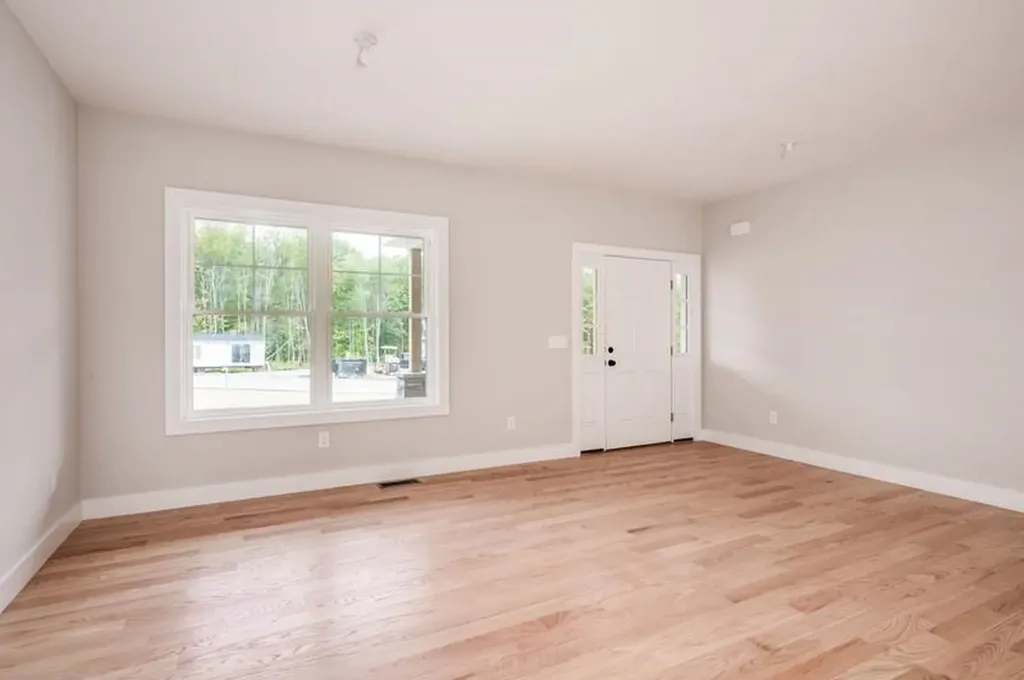 32 Stacey Lane Chester NH 03036