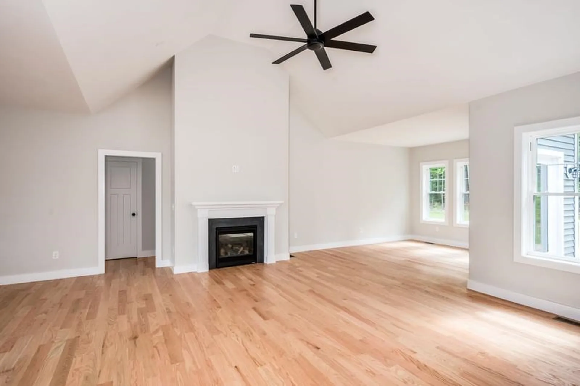 32 Stacey Lane Chester NH 03036