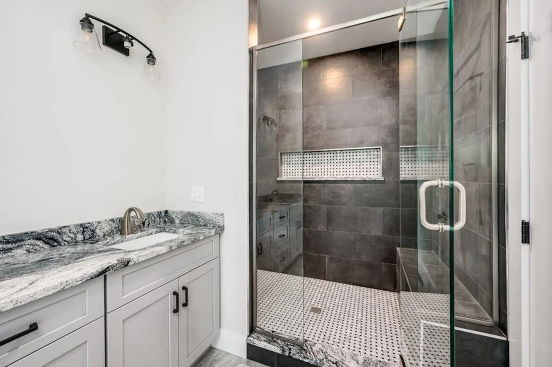 32 Stacey Lane Chester NH 03036