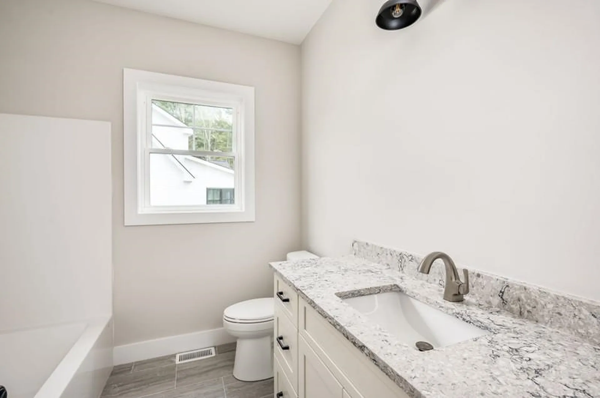 32 Stacey Lane Chester NH 03036