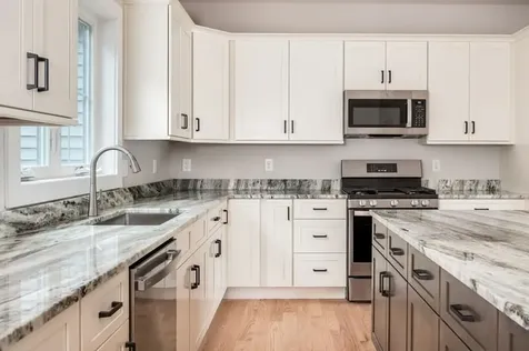 32 Stacey Lane Chester NH 03036