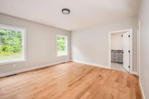 32 Stacey Lane Chester NH 03036