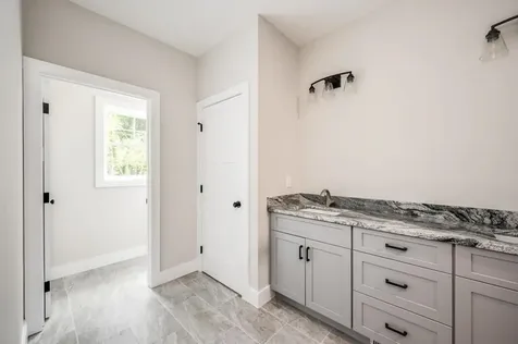 32 Stacey Lane Chester NH 03036