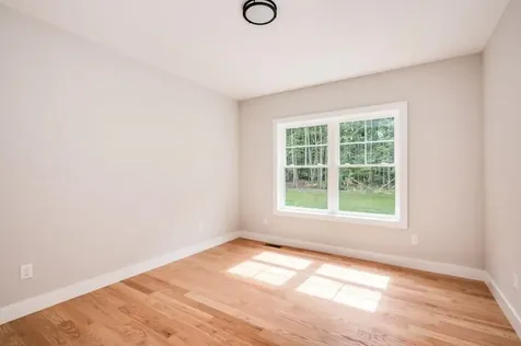 32 Stacey Lane Chester NH 03036