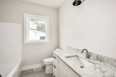 32 Stacey Lane Chester NH 03036