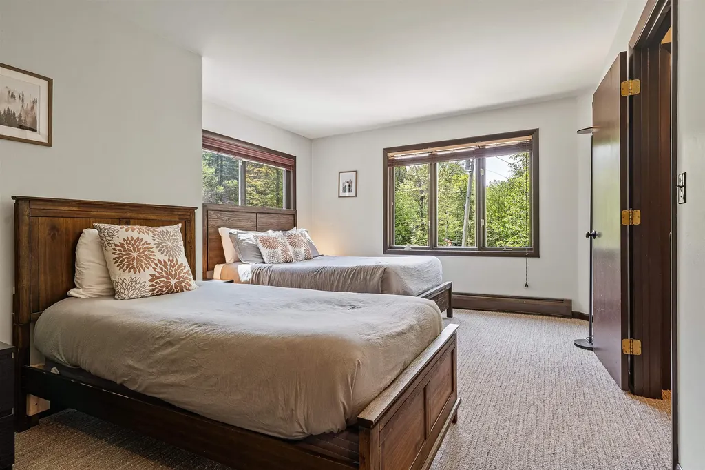 20 Jamie Lane Winhall VT 05340