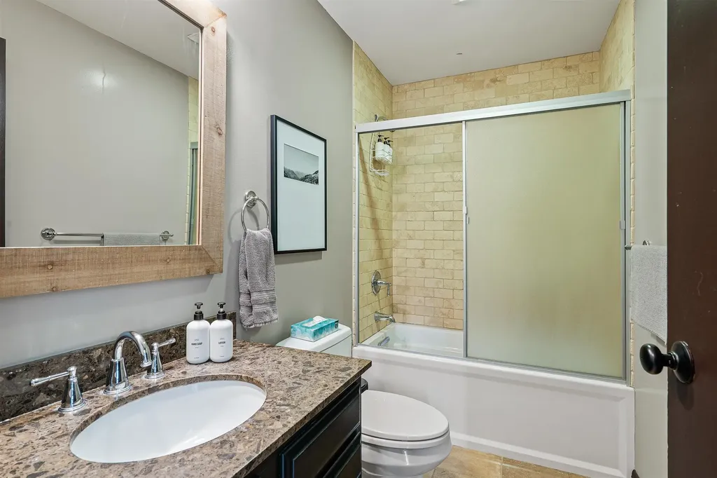 20 Jamie Lane Winhall VT 05340