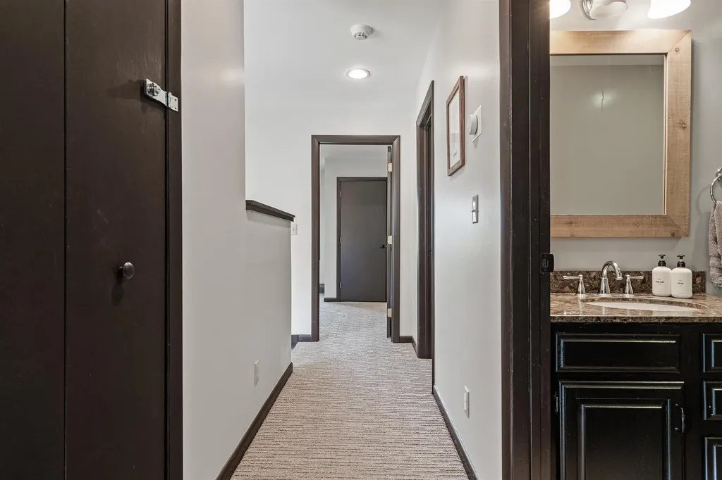 20 Jamie Lane Winhall VT 05340