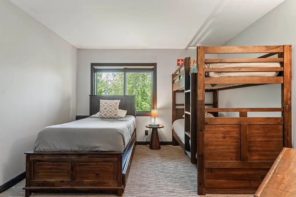 20 Jamie Lane Winhall VT 05340