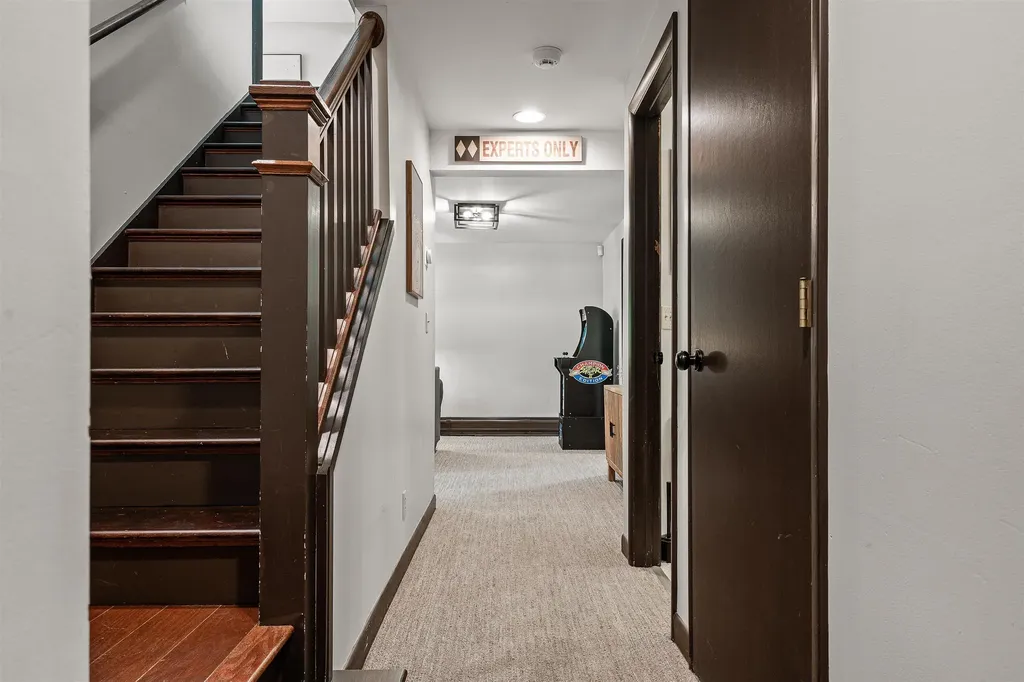 20 Jamie Lane Winhall VT 05340