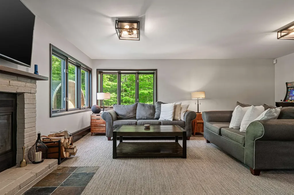 20 Jamie Lane Winhall VT 05340