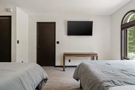 20 Jamie Lane Winhall VT 05340