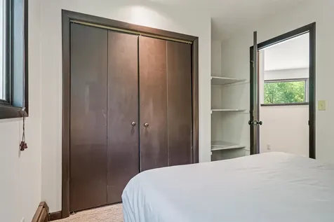 20 Jamie Lane Winhall VT 05340