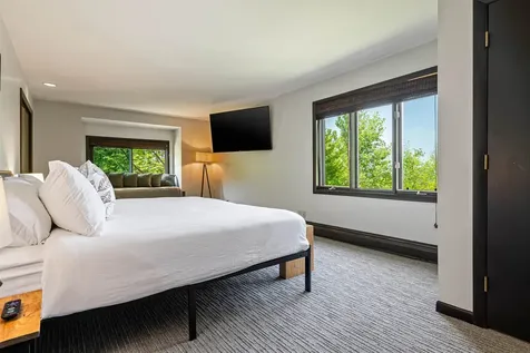 20 Jamie Lane Winhall VT 05340