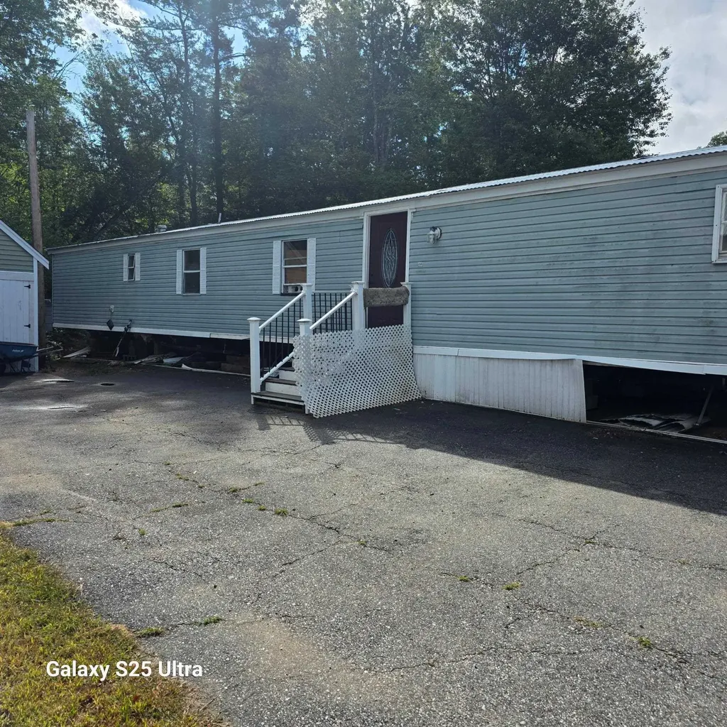 343 Old Lakeshore Road Gilford NH 03249