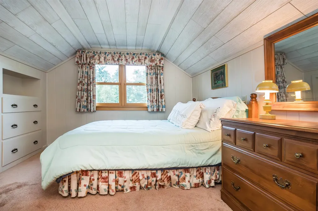 27 Chatterton Park Proctor VT 05765