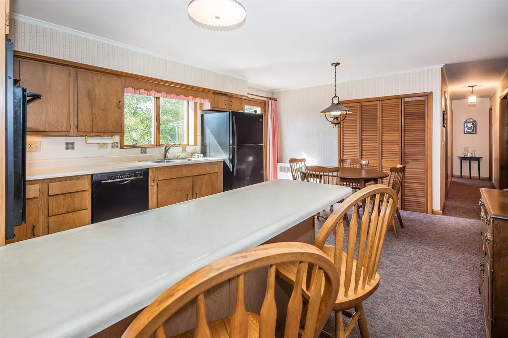 27 Chatterton Park Proctor VT 05765