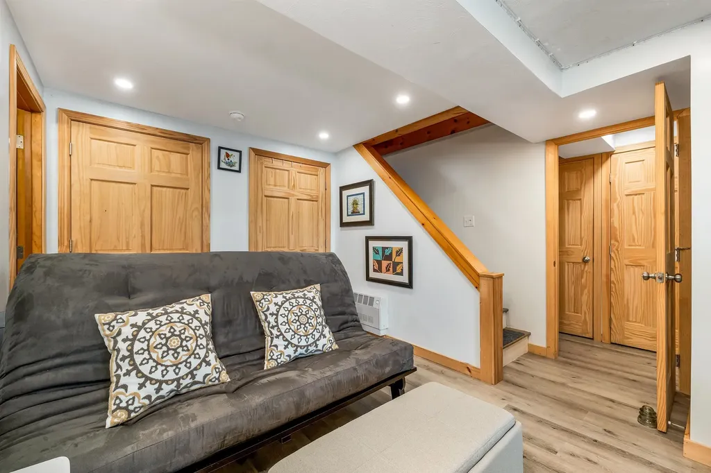 25 Georges Road Alton NH 03810