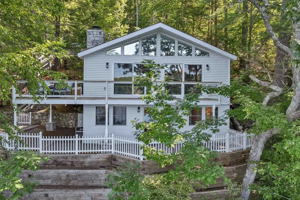 25 Georges Road Alton NH 03810