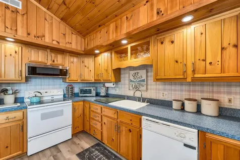 25 Georges Road Alton NH 03810