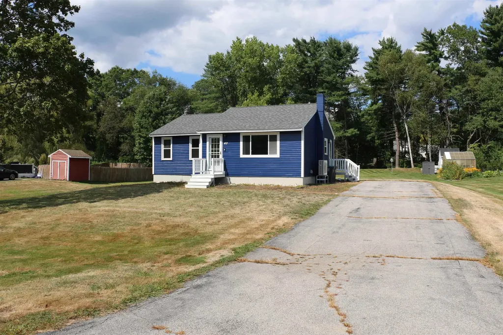 40 Donna Drive Pembroke NH 03275