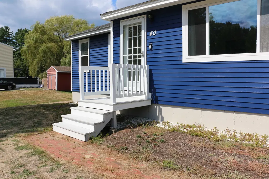 40 Donna Drive Pembroke NH 03275