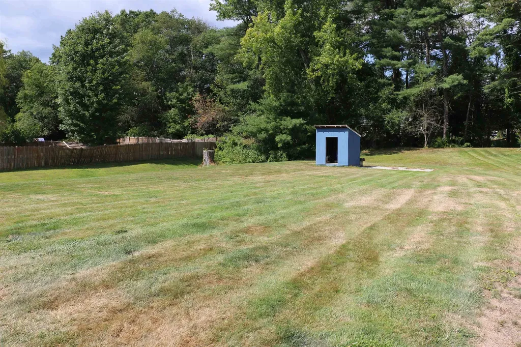 40 Donna Drive Pembroke NH 03275