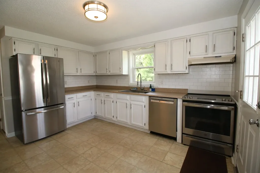 40 Donna Drive Pembroke NH 03275