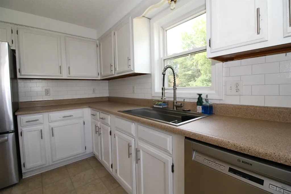 40 Donna Drive Pembroke NH 03275