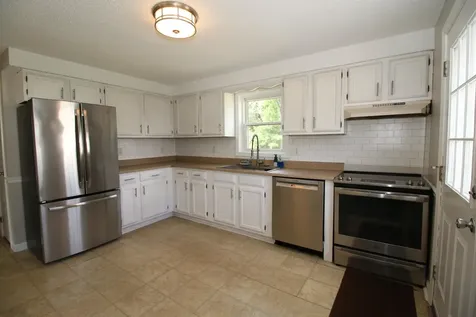 40 Donna Drive Pembroke NH 03275
