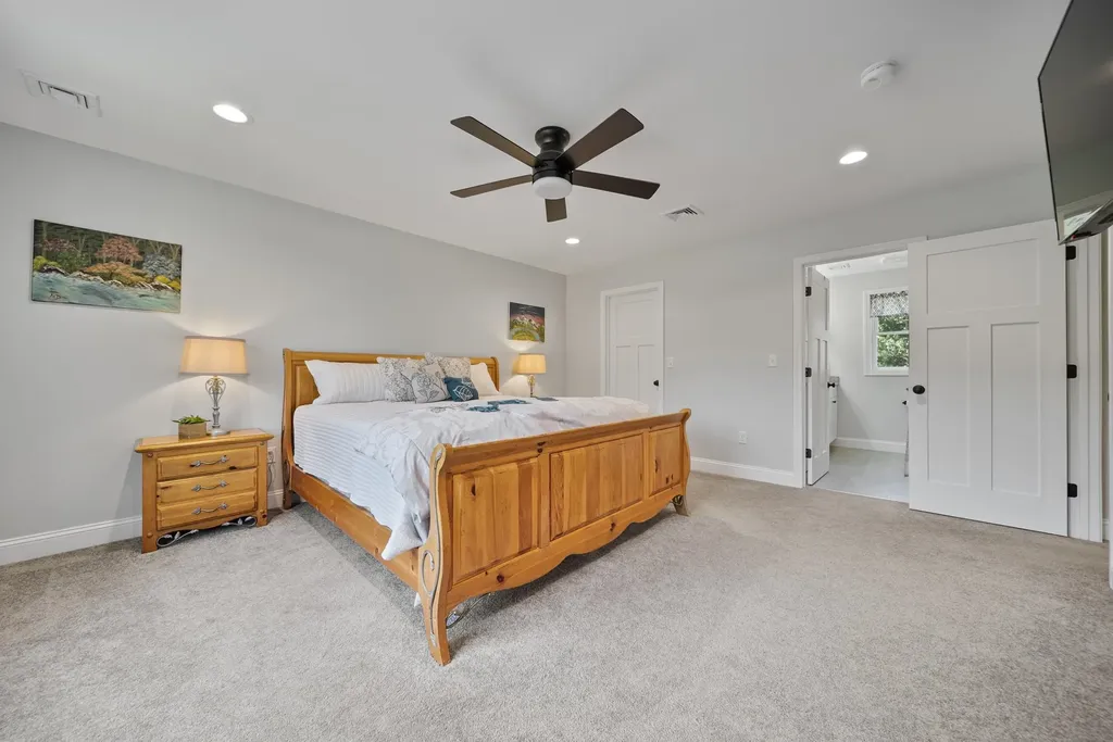 17B Page Road Kingston NH 03848