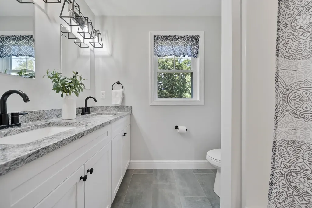 17B Page Road Kingston NH 03848