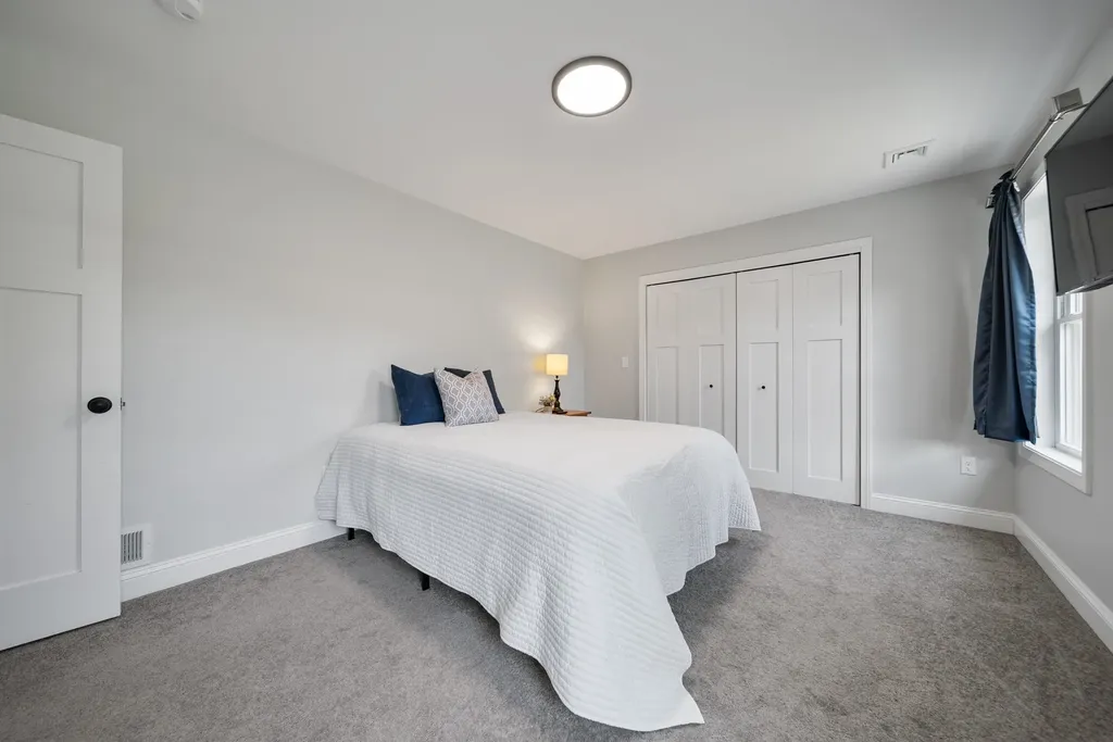 17B Page Road Kingston NH 03848