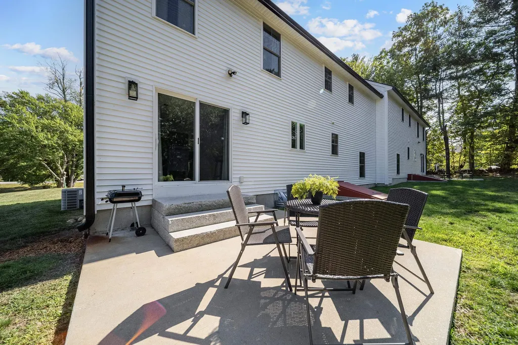 17B Page Road Kingston NH 03848