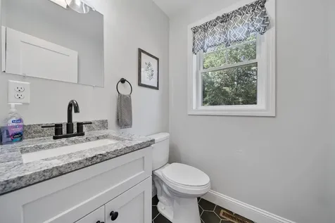 17B Page Road Kingston NH 03848