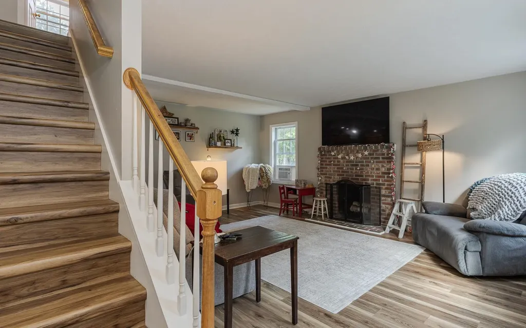 57 Arrowcrest Drive Swanzey NH 03446