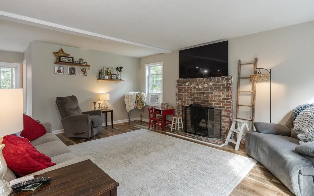 57 Arrowcrest Drive Swanzey NH 03446