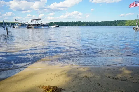 117C Chases Grove Road Derry NH 03038