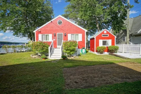 117C Chases Grove Road Derry NH 03038