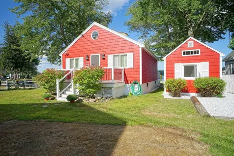 117C Chases Grove Road Derry NH 03038