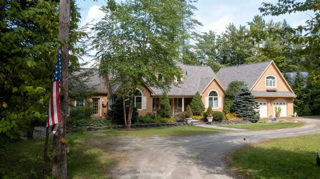 1189 Cole Pond Road Jamaica VT 05343