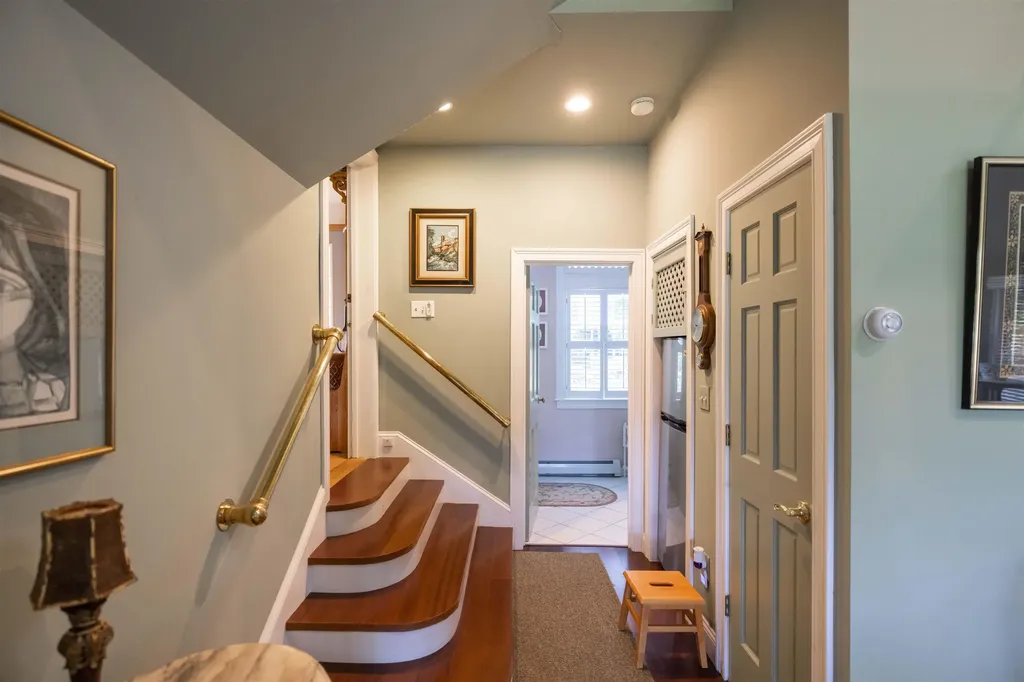 1189 Cole Pond Road Jamaica VT 05343