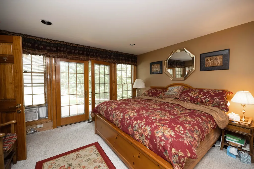 1189 Cole Pond Road Jamaica VT 05343