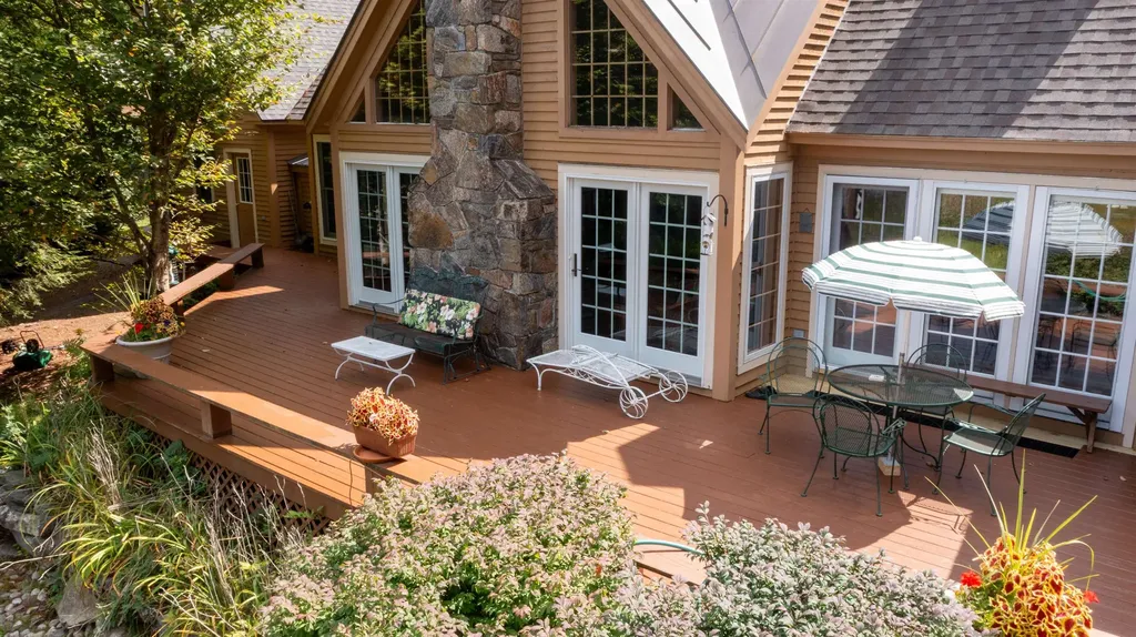 1189 Cole Pond Road Jamaica VT 05343