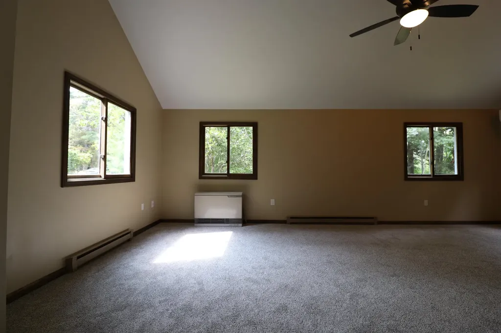 28 Manchester Drive Lebanon NH 03766-2115