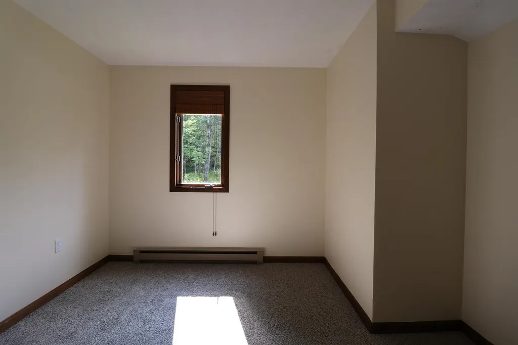 28 Manchester Drive Lebanon NH 03766-2115