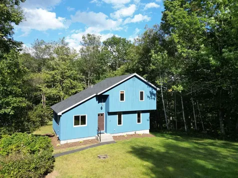 28 Manchester Drive Lebanon NH 03766-2115