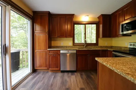 28 Manchester Drive Lebanon NH 03766-2115