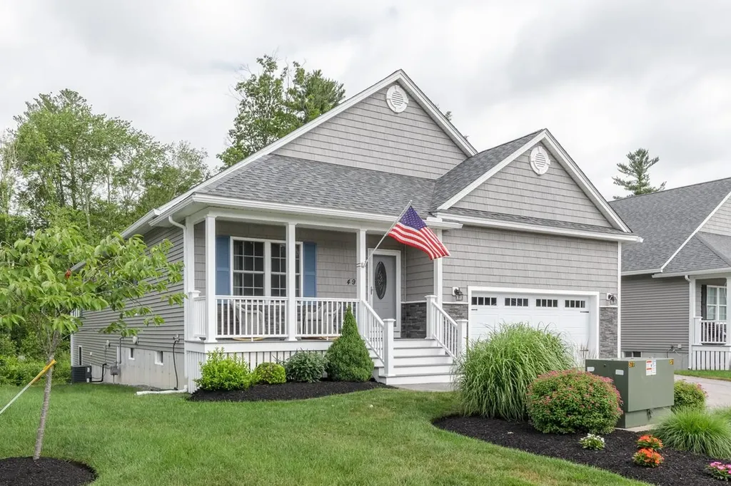 49 Cobblestone Drive Hudson NH 03051